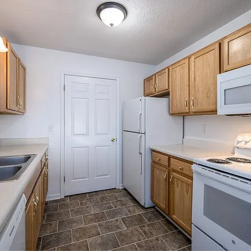 Heritage Park Apartments — Photo 17