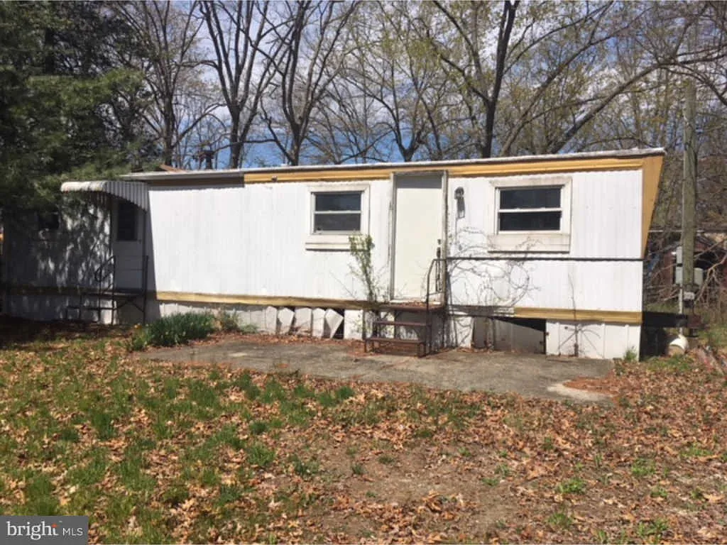 213-217 Crystal Dr photo 1