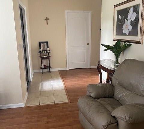 4th image of 1018 Atherton Ave