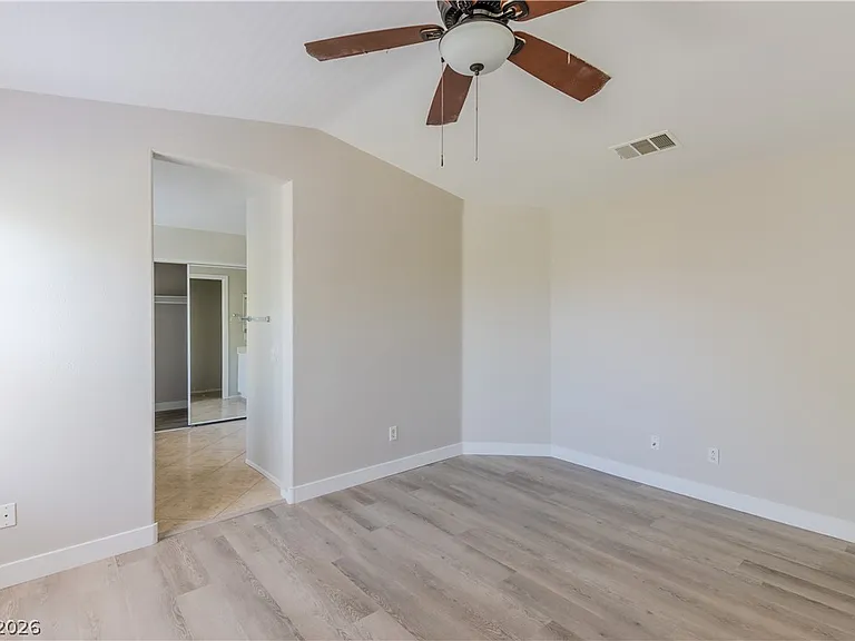 10517 Jeremy Ridge Ave — Photo 3