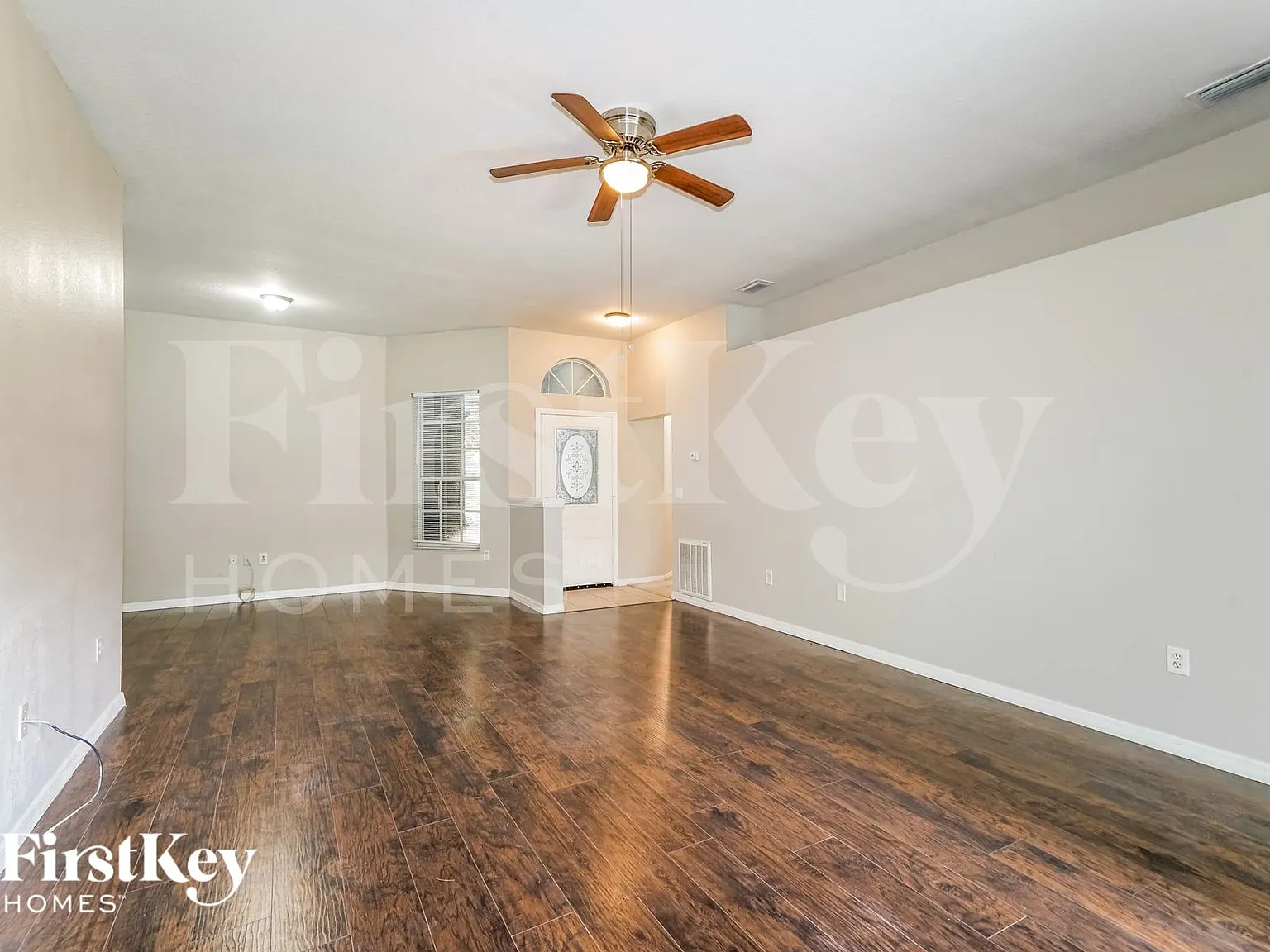 3 bed, 2.0 bath, 1506 sqft, $2,140 — Photo 2