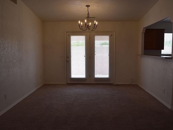 5th image of 628 Silver Springs Cir