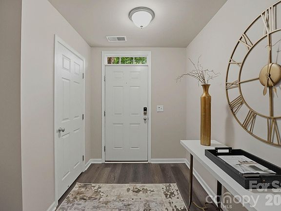 3rd image of 6226 Rockefeller Ln