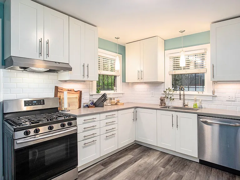 1755 Langston Ave SW — Photo 8
