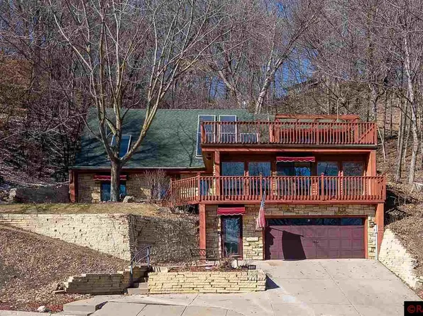 916 Belvista Dr, North Mankato, MN 56003