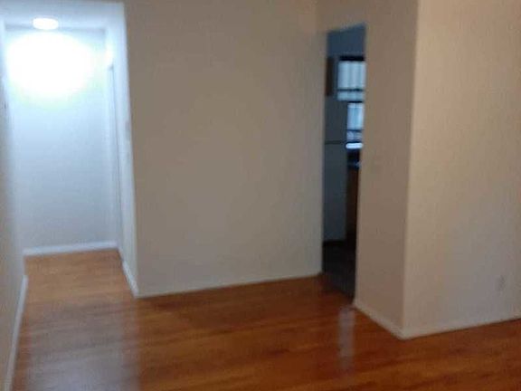 3rd image of 271 W 144th St APT 2C
