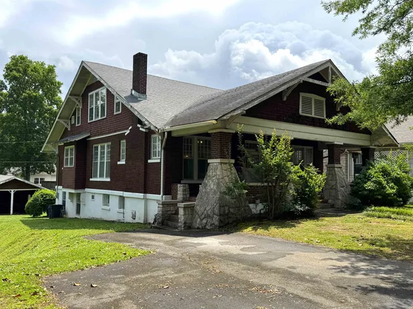 1006 N Wood Ave, Florence, AL 35630