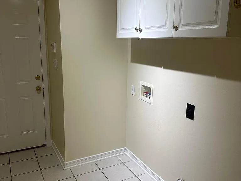 2308 Valley Pl — Photo 24