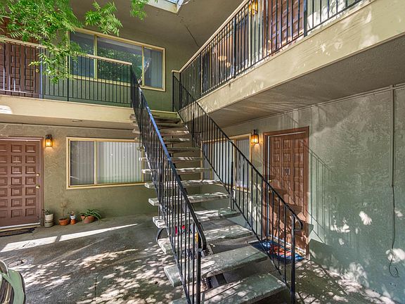 3rd image of 2520 Northrop Ave