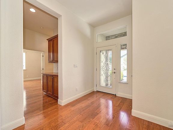 4th image of 506 Riverwood Lane