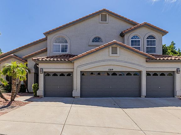 3rd image of 1309 E Captain Dreyfus Ave