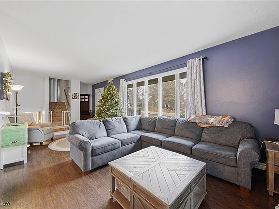 4th image of 12515 Amber Cir NW