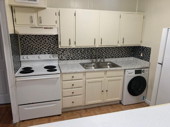 606 Division St #4