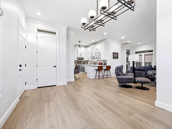 4th image of 3239 S Kickapoo Avenue