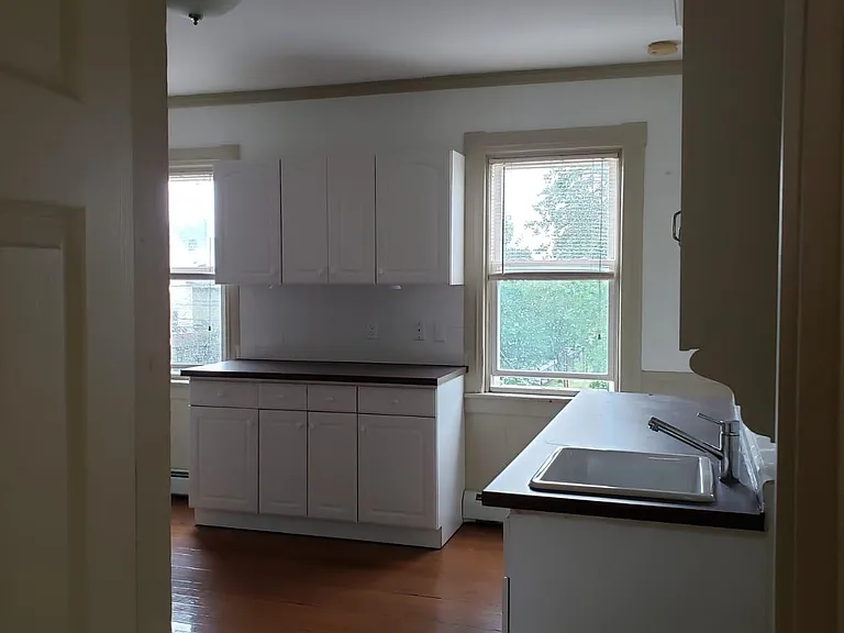 240 Valley St #3 — Photo 14