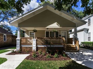 823 W Jackson St, Bloomington, IL
