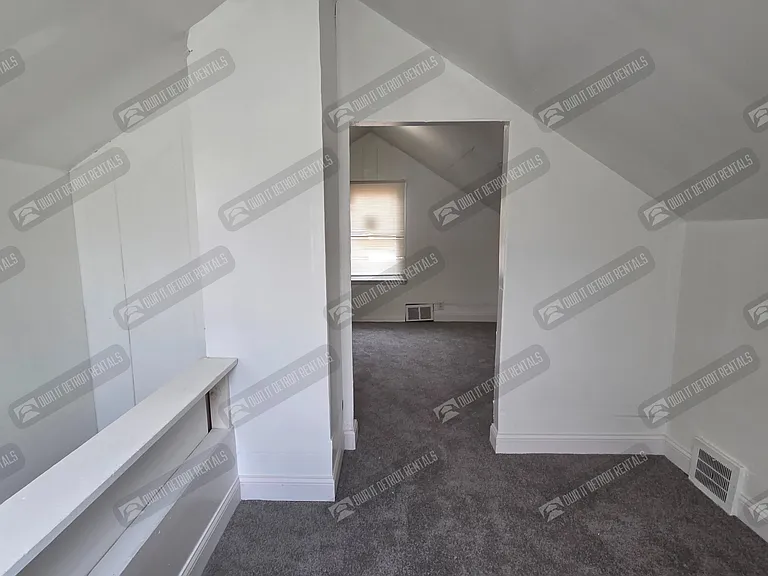 11591 Roxbury St — Photo 20