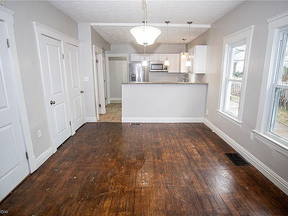 4th image of 3403 Saratoga Ave