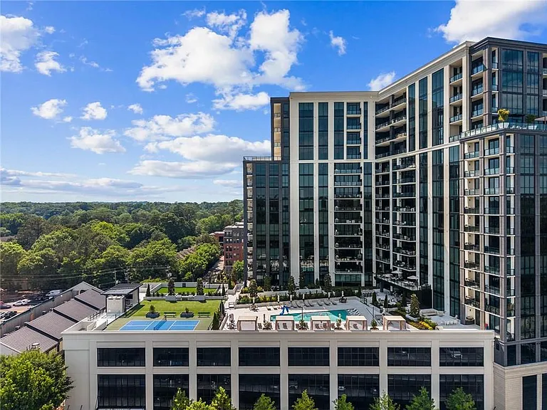 2425 Peachtree Rd NE #503 — Photo 47