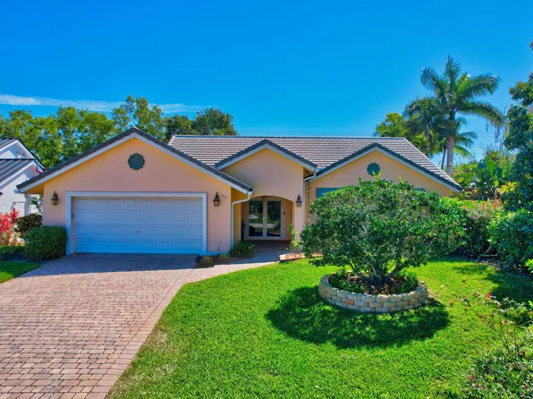 945 Greensward Lane, Delray Beach, FL 33445