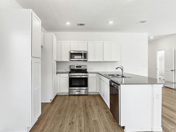 5th image of 161 Santa Julia St