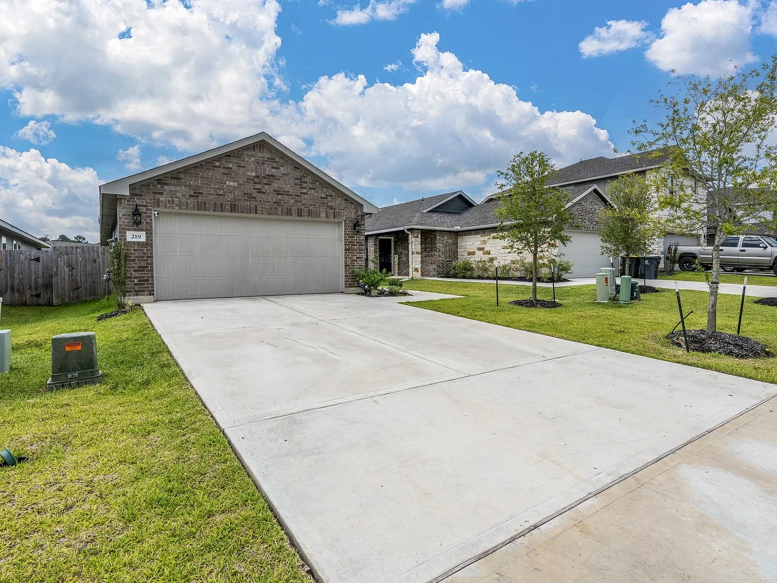 4 bed, 2.0 bath, 1565 sqft, $2,300 — Photo 1