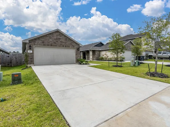 219 Charles Ridge Dr, Montgomery, TX 77316
