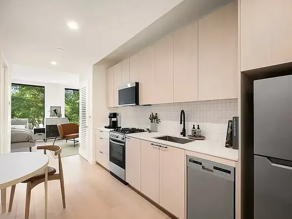 153-10 88th Avenue image 3 of 24