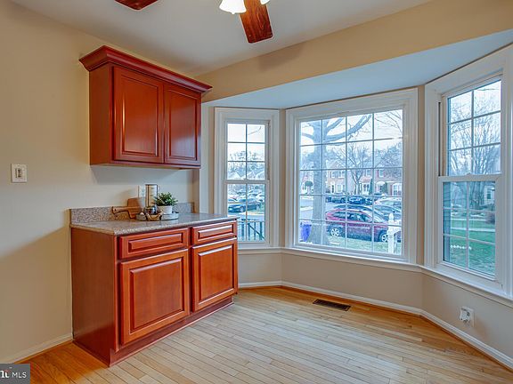 4th image of 8086 Sky Blue Dr