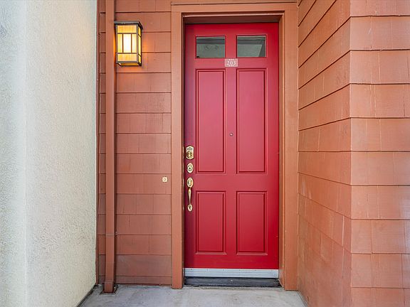 5th image of 435 Sheridan Ave APT 203