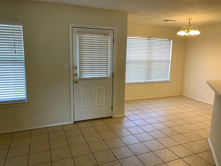 3014 Green Mountain Dr — Photo 5
