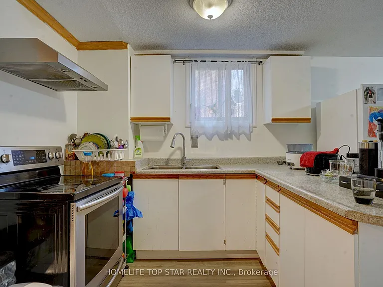 6 Cranston Manor Ct #BASEMENT — Photo 3