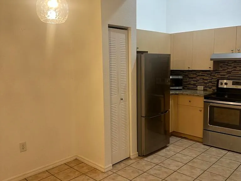 220 Crestwood Cir #106 — Photo 32