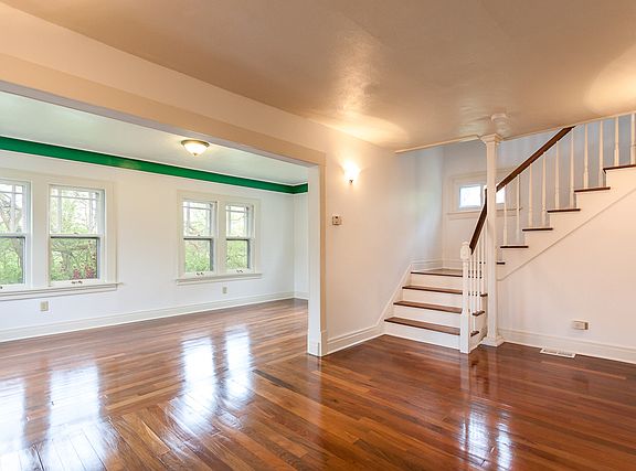 3rd image of 1932 Idlewild Ln