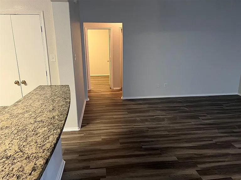 1907 Cold River Dr — Photo 11