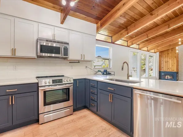 167 W Robbins Ave, Twin Falls, ID 83301