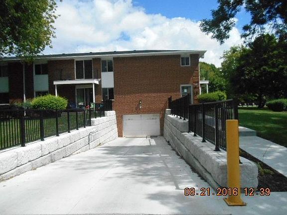 2nd image of 6143 W Howard Ave Unit 14