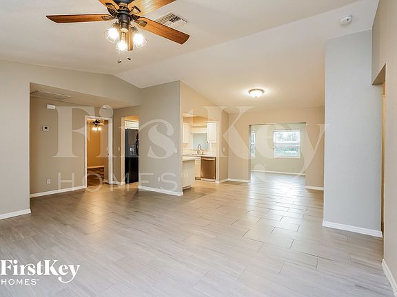3rd image of 207 SE Santa Barbara Pl