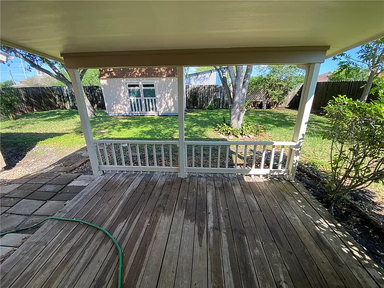 5621 Burton Ln — Photo 17