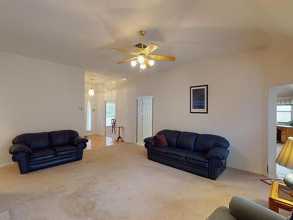 5th image of 2821 Flint Trl