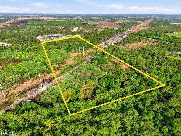 22811 Williams Dr, North Fort Myers, FL 33917