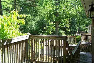 3rd image of 10 N Oak Forest Dr