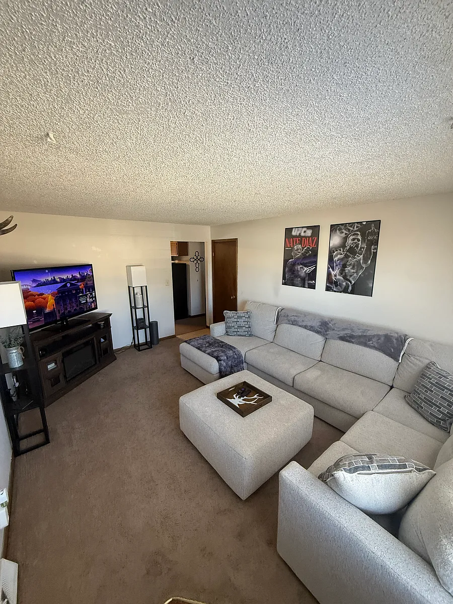 Building Photo - 102 W 36th St #B