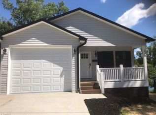 239 E Elm St, Mount Airy, NC 27030