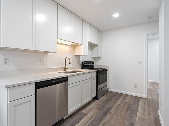 2nd image of 1386 Leisure Ln #74