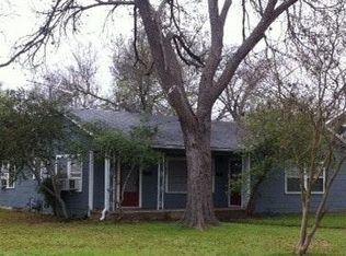 815-817 Elm St, Seguin, TX 78155