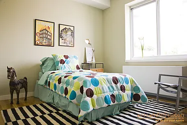 Sold by aptsandlofts.com