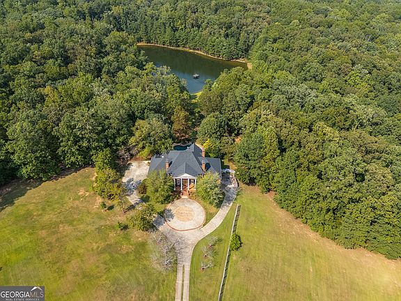 4th image of 3646 Oak Hill Rd