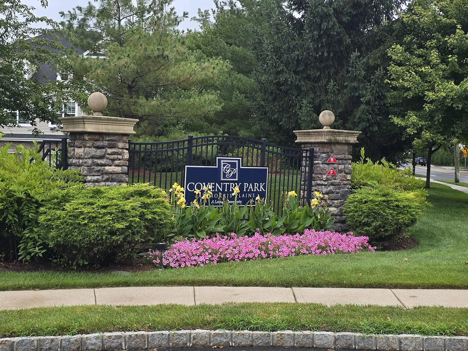 2 bed, $3,250 — Photo 1