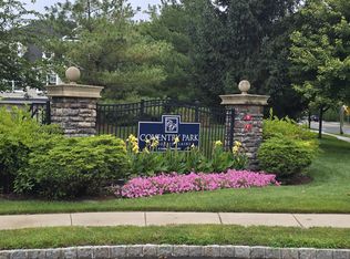605 Lopez Ln, Morris Plains, NJ 07950